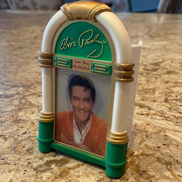 Elvis Presley Jukebox musical ornament- Green and Gold - Picture 1 of 2